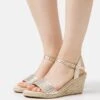 Anna Field Sandalen Met Sleehak - Gold